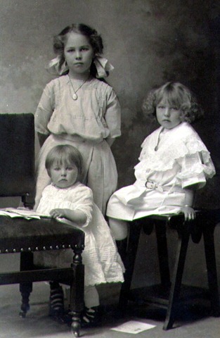 [Mary%25209%252C%2520Anna%25206%252C%2520Theodora%252021mos%252C%2520Ostlund%25201_edited-1.jpg]