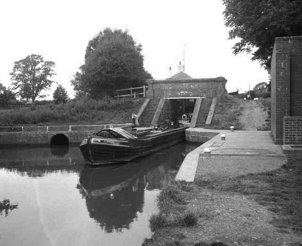 [Watford%2520locks%255B3%255D.jpg]