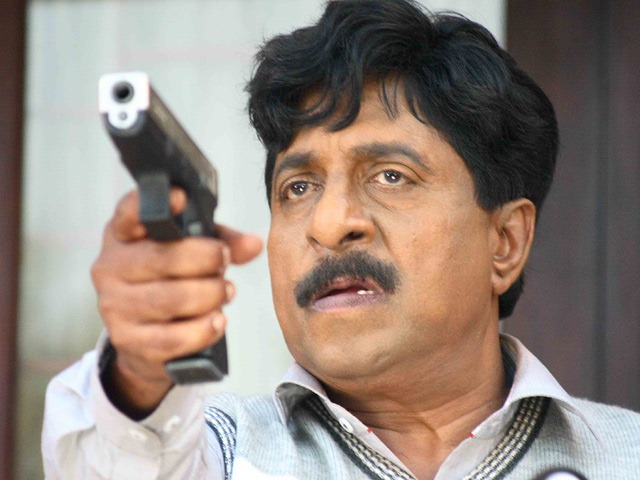 [Padmasree%2520Bharath%2520Dr.%2520Saroj%2520Kumar%2520%2520still1%255B4%255D.jpg]