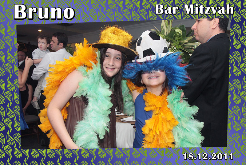 Fotos de Bruno - 18.12.11. Foto numero 30 da Social Click Fotografia Digital, do Rio de Janeiro, RJ, que faz fotos divertidas, fotos malucas, fotos com fantasias, fotos na hora, fotografia maluca, fotografia divertida com molduras personalizadas. villa riso camarim movel cerimonial beth kos v&v miguel victor valerio fotos divertidas malucas foto maluca animadas animado fotografas de casamento das noivas noiva aniversário 15 anos fotógrafo no rio janeiro