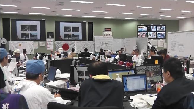 General meeting at Emergency Disaster Restoration Room in Fukushima Daiichi Nuclear Power Station, 27 May 2011. TEPCO