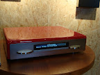 Incroyable intégré + lecteur CD + Tuner Internet + .... Be Choclate aussi compact que performant.