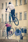 Formationsflug - Red Bull District Ride 2011