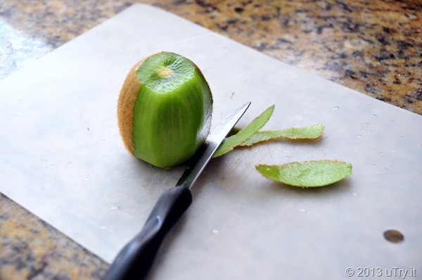 How To cut and peel a Kiwi