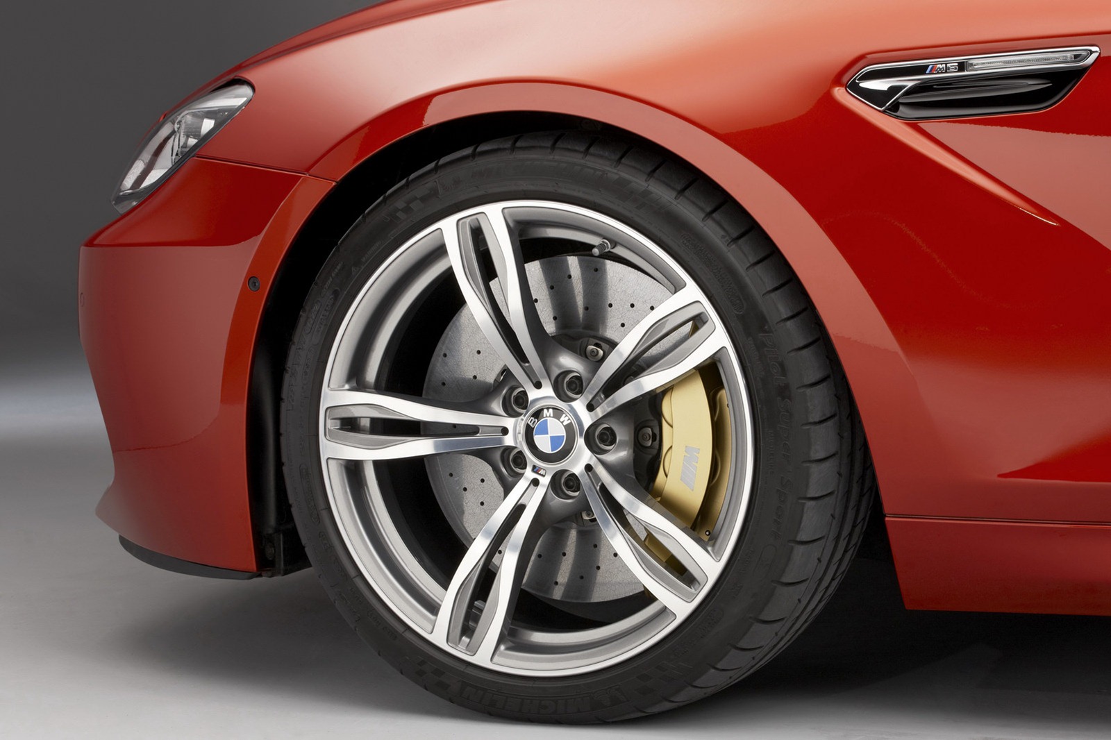 [2012-BMW-M6-9%255B4%255D.jpg]