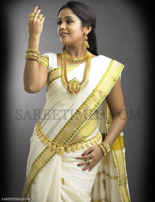 [Ananya_White_Traditional_Saree%255B4%255D.jpg]