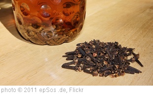 'Clove Potion for Natural Mouth Wash' photo (c) 2011, epSos .de - license: http://creativecommons.org/licenses/by/2.0/