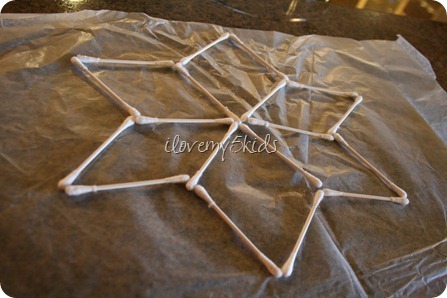 [ilovemy5kids%2520Qtip%2520craft%255B5%255D.jpg]