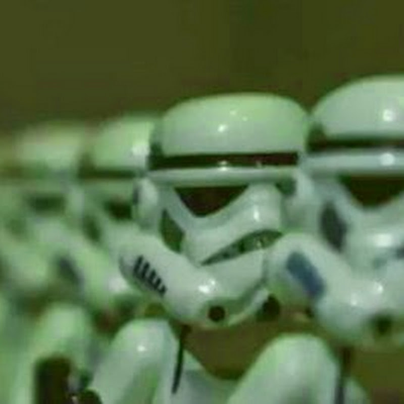 Sehen Sie sich den ersten LEGO-Trailer für Star Wars: The Force Awakens