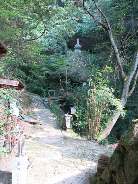 まだまだ続く源宗坊寺