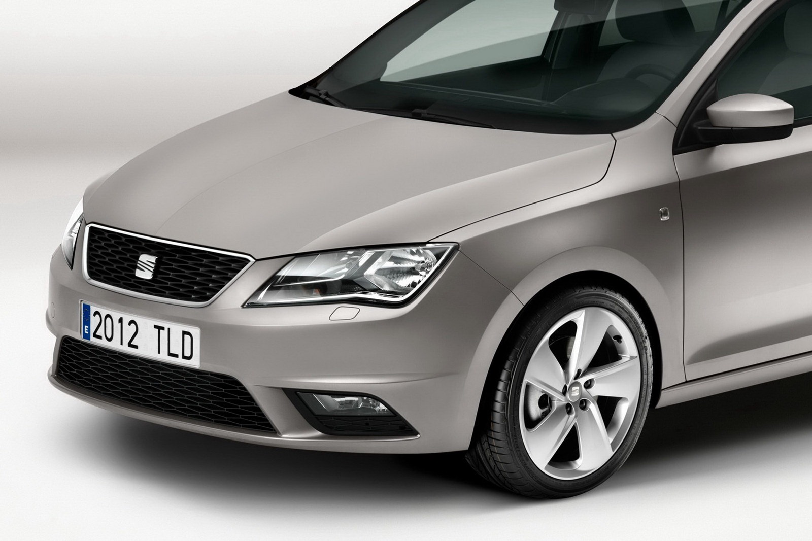 [2013-Seat-Toledo-13%255B2%255D.jpg]