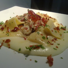 Pasta with crispy ham, potatoes sauce and mushroom