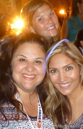 [BH13CheeseKarinaLenaPhotoBomb%255B10%255D.jpg]