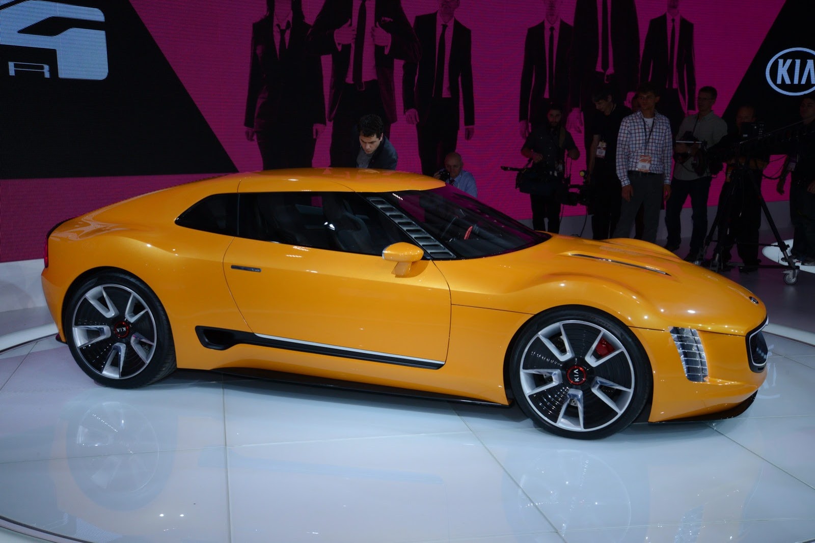 [Kia-GT4-Stinger-6%255B2%255D.jpg]