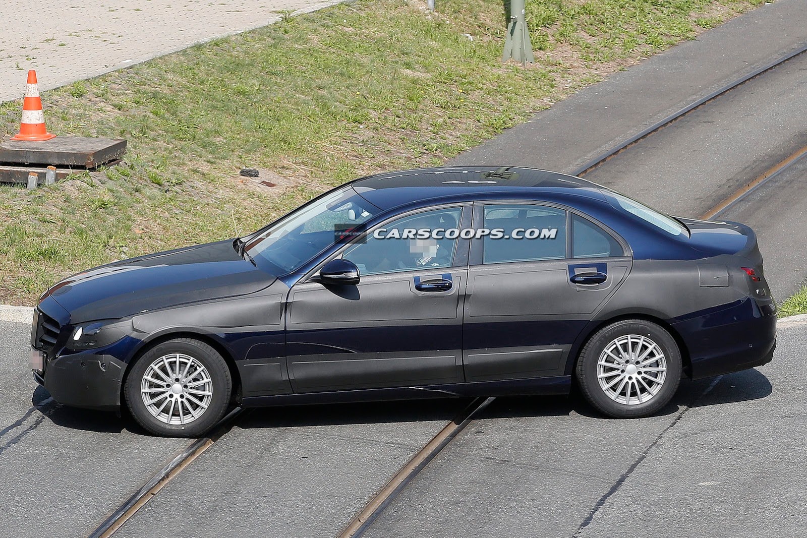 [2015-Mercedes-C-Class-Sedan-Carscoops6%255B3%255D.jpg]