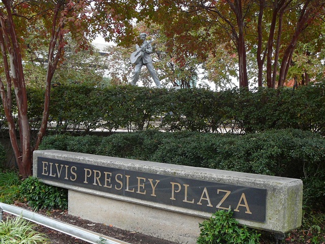 [Tribute%2520to%2520Elvis%255B7%255D.jpg]
