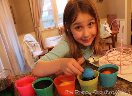 Easter Egg Coloring {The Preppy Strawberry}