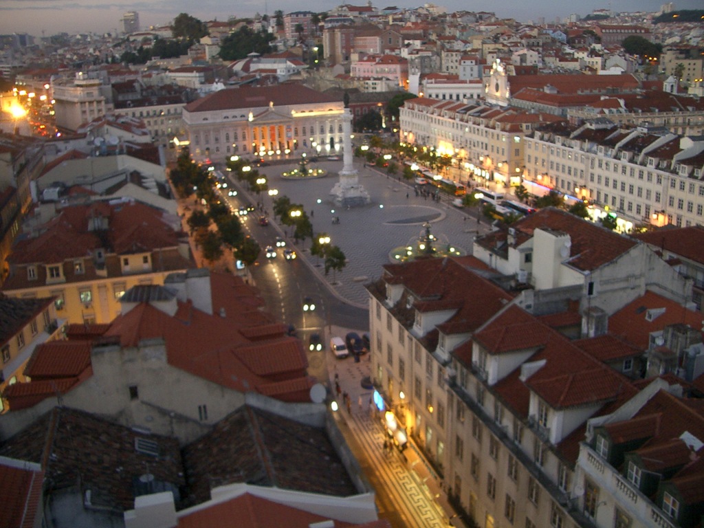 [Lisbon%2520-%2520Elevador%2520de%2520Santa%2520Justa%2520-%2520View%2520of%2520Plaza%2520Rossio%255B4%255D.jpg]