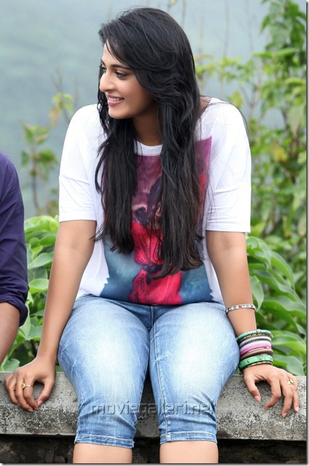 Actress Anushka Shetty in Mirchi Movie Stills