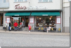SWE060811_077