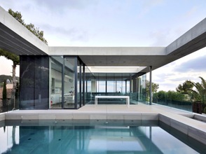 casa-con-fachada-minimalista