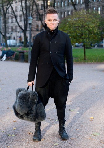 [I%2520like%2520mixing%2520different%2520shades%2520and%2520textures%2520of%2520black%255B4%255D.jpg]