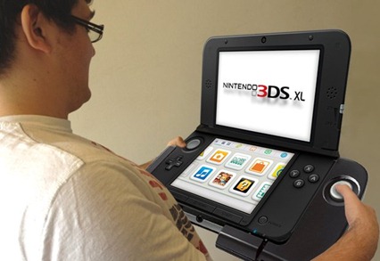 Nintendo 3DS XL: nunca derrube-o. Periga quebrar o seu pé.