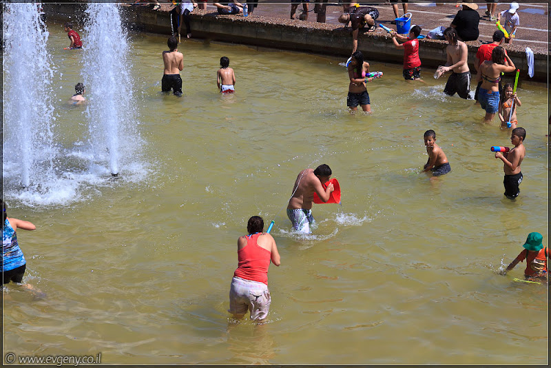 il/Настоящее мочилово в центре Тель Авива (20110701 ta water war 004 6701)