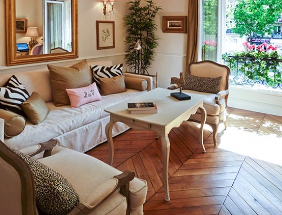[large_6-a%2520sunny-parisian-living-room-long-comfortable-sofa-web%255B4%255D.jpg]