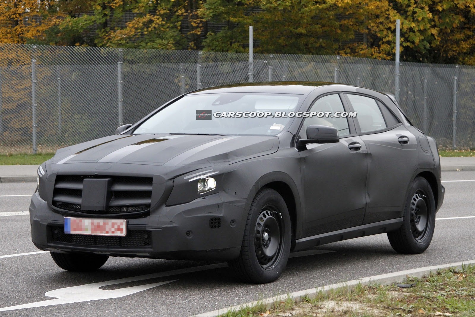 2015-Mercedes-GLA-CUV-1%5B4%5D.jpg