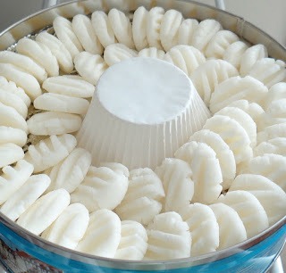 [Kelley%2520Highway%2520Cream%2520Cheese%2520Mints12%255B4%255D.jpg]