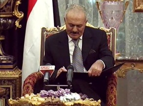 AP Yemen Pres Saleh signs agreement 480