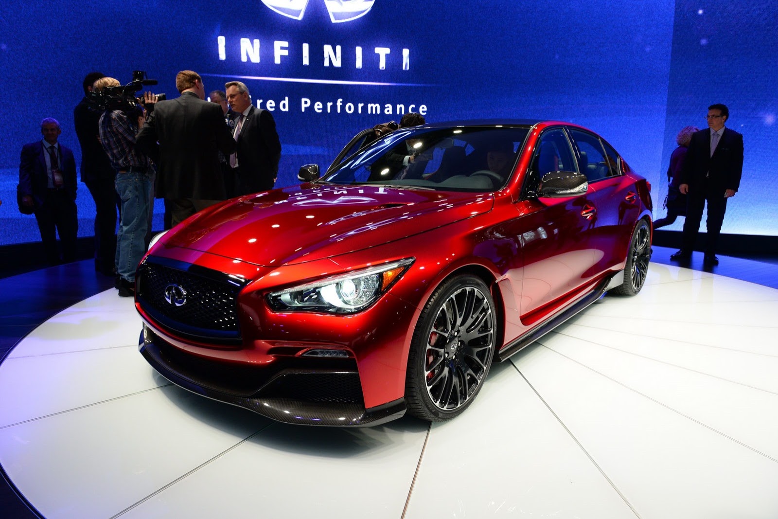 [Infiniti-Q50-Eau-Rouge-Concept-17%255B2%255D.jpg]