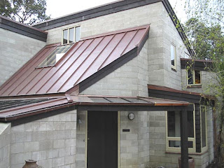 Huge seaside home in Takapuna. Refurbishment of all paint and stainwork. The concrete blocks are coated with a Nuplex Clear Waterproof Coating. The coating is absorbed into the blocks and leaves a natural finish whilst providing a completely water tight substrate.