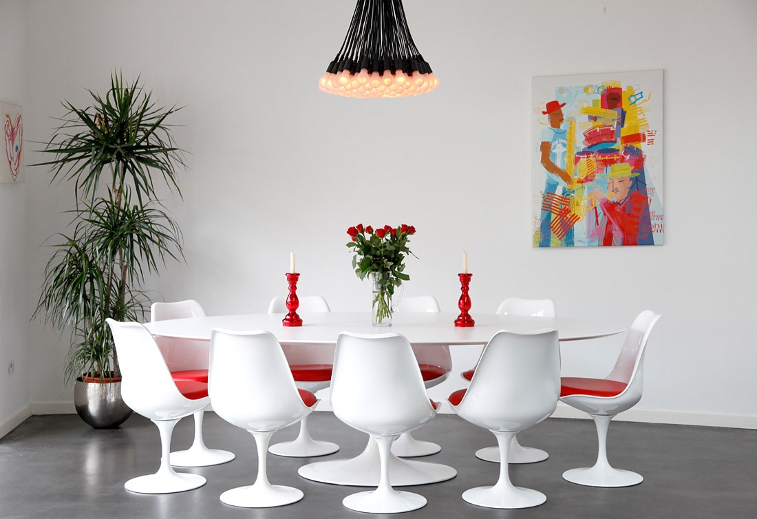 [House-tour-beautiful-dining-room-swan-chairs-pop-art%255B6%255D.jpg]