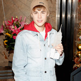 Justin Bieber Lights Empire State Building