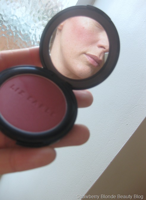 Liz_Earle_Powder_Blush_Peony_07_swatch (5)