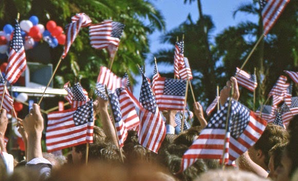 [american-flags-waving%255B3%255D.jpg]