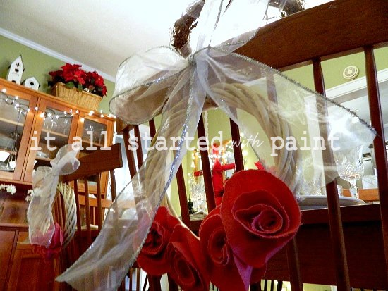 [Holiday%2520Table%2520Wreath%2520Closeup%2520%2528550x413%2529%2520%25282%2529%255B4%255D.jpg]