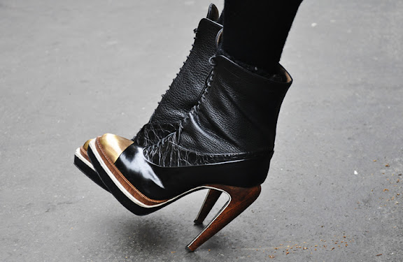 proenzaschoulercurvedheels1.jpeg