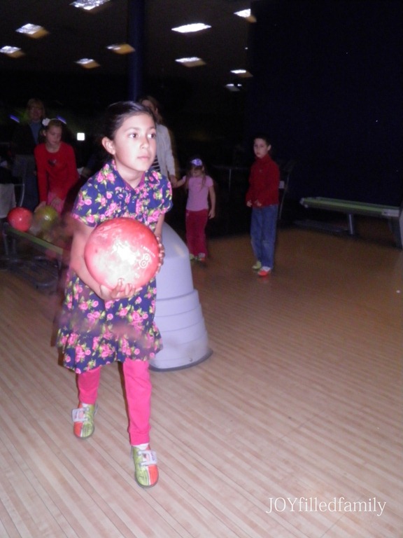 [sparkles%2520bowling%255B4%255D.jpg]