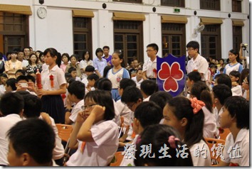 台南市忠義國小畢業典禮小市長交接儀式。