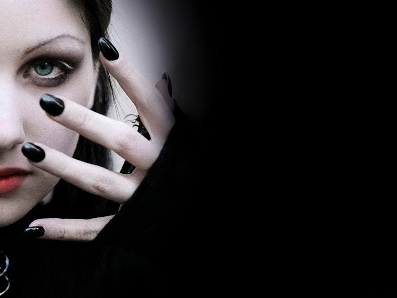 Black Nails, Gothic Girls