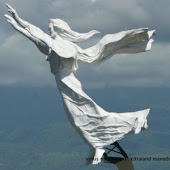 Monumen Yesus Tuhan Yesus Memberkati Kota Manado