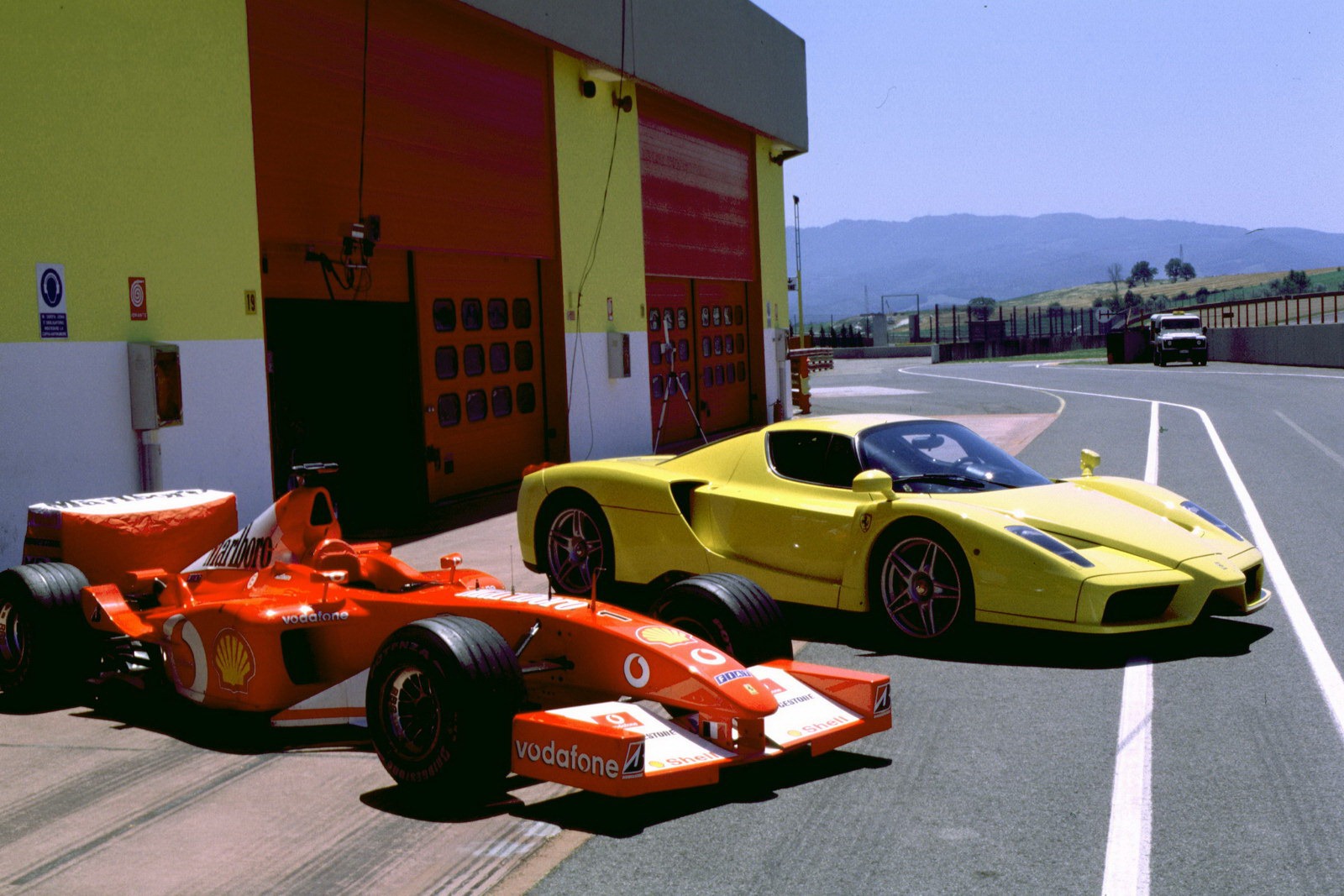 [Ferrari-Enzo-375.jpg]