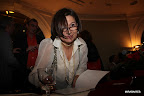 Ana D'onofrio firmando ejemplares