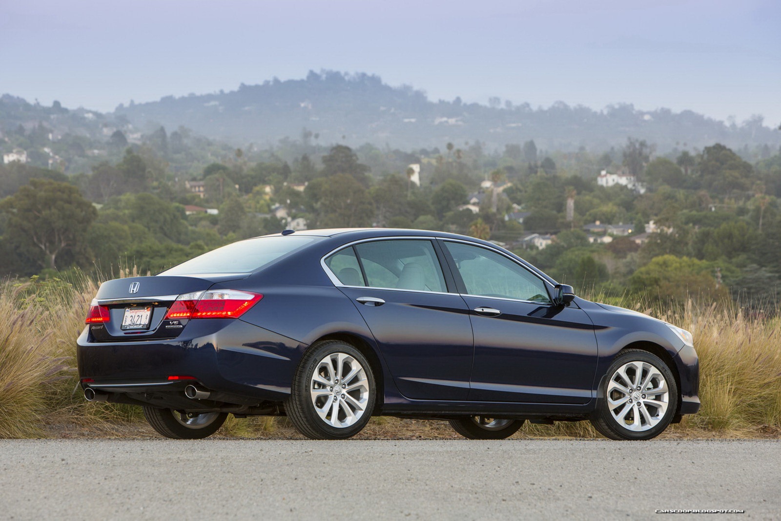 [2013_Honda_Accord_Touring_Sedan_009%255B2%255D.jpg]