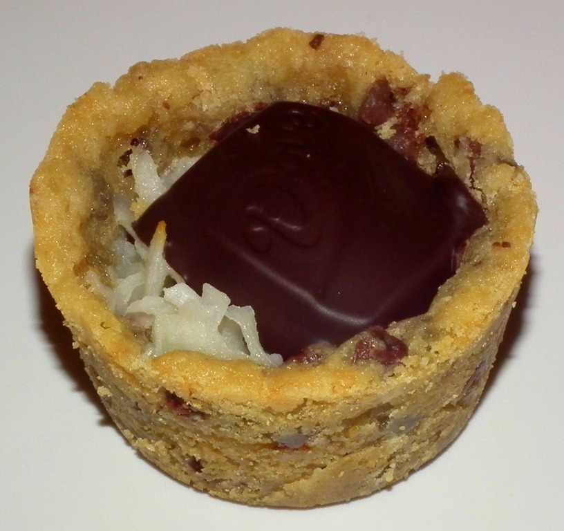 [Coconut%2520Almond%2520Chocolate%2520Chip%2520Cookie%2520Cups%255B4%255D.jpg]