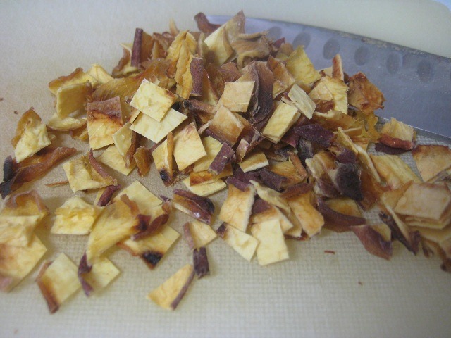 [Dicing%2520Dried%2520Peaches%2520into%2520Small%2520Pieces%255B5%255D.jpg]