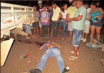 Acidente-na-BR-222-em-frente-a-Sinpra Acidente-na-BR-222-em-frente-a-Sinpra